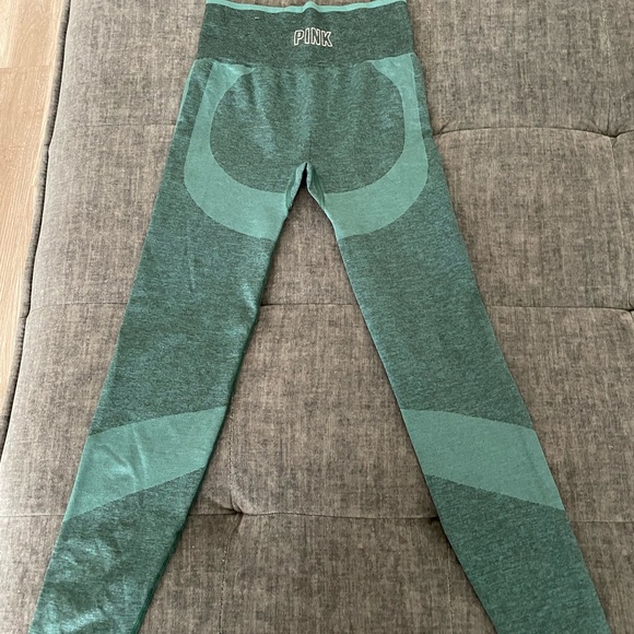 I’m selling because they don’t fit me. - Picture 3 of 5